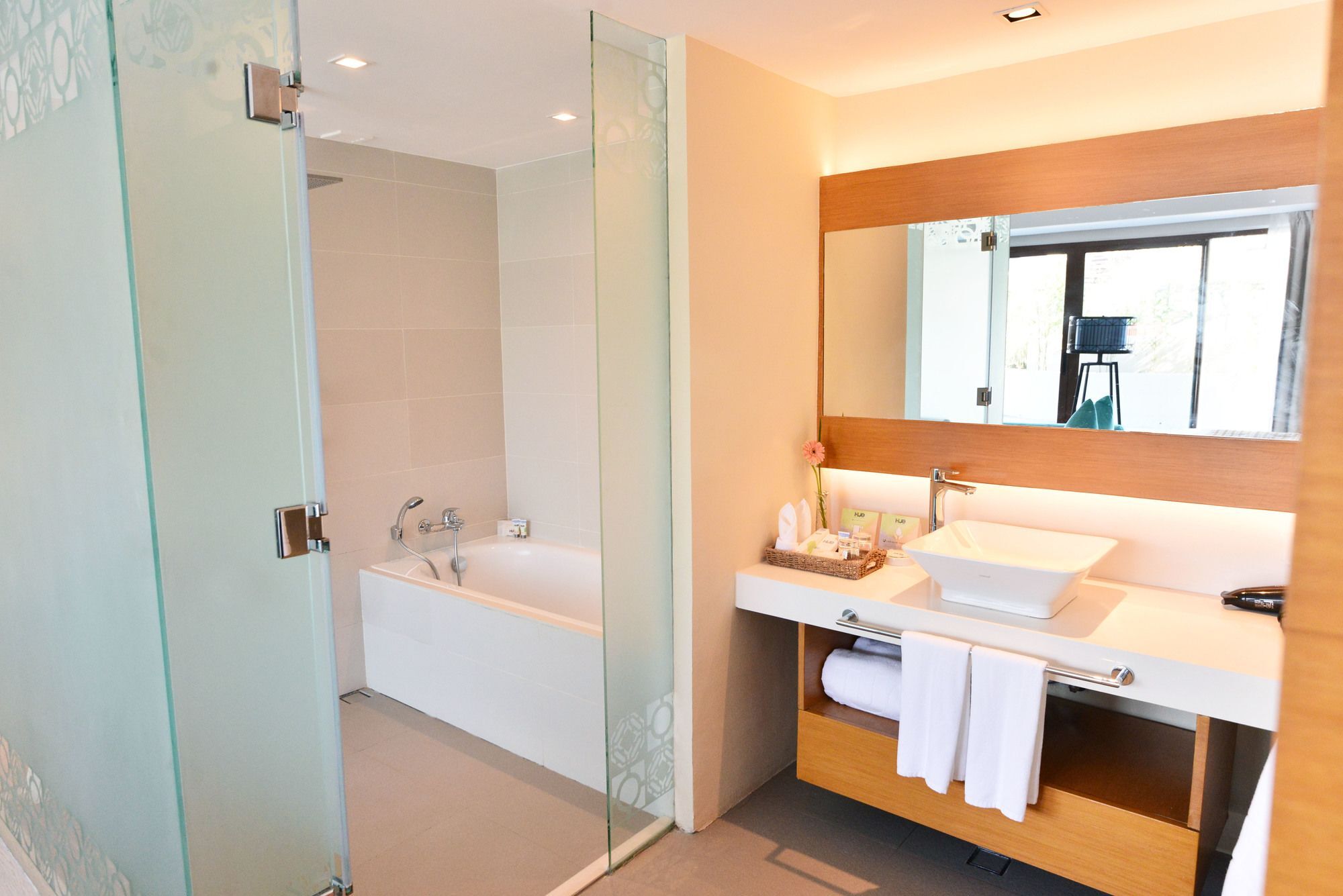 Hue Hotels And Resorts Boracay Managed By Hii Manoc-Manoc Exterior foto